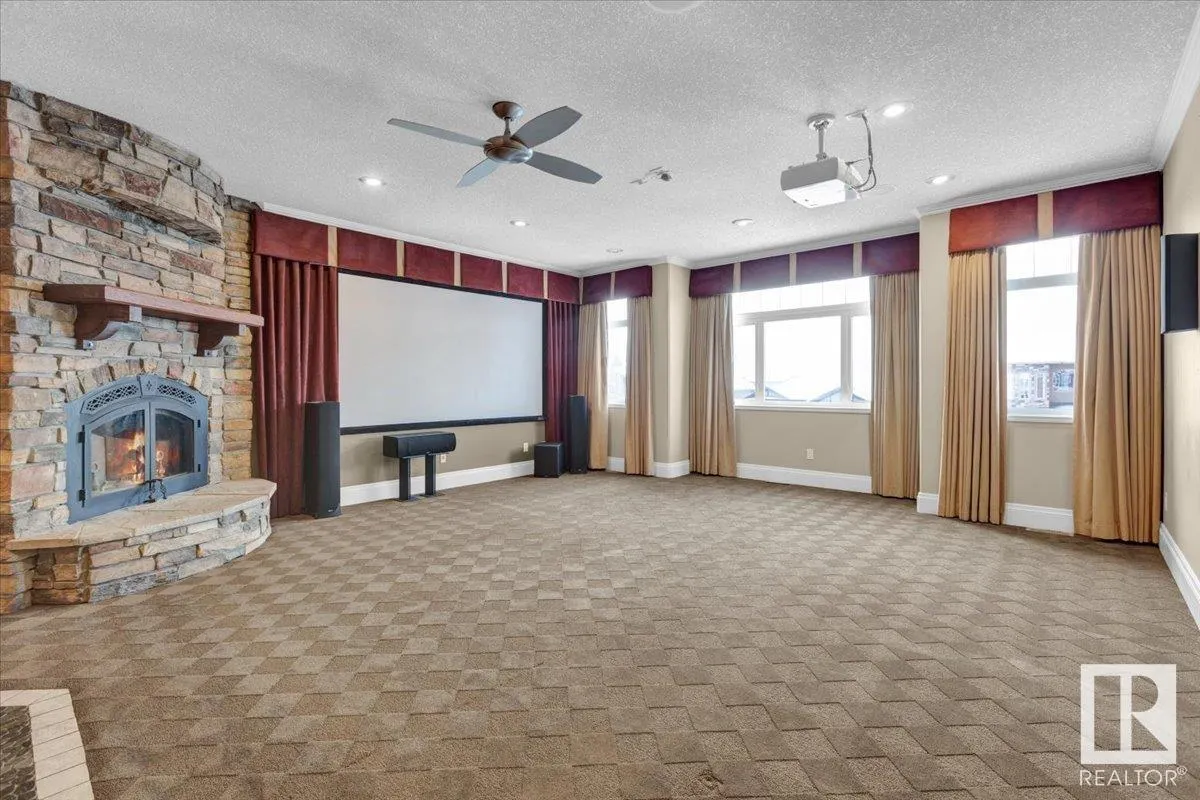 27 KINGDOM Place