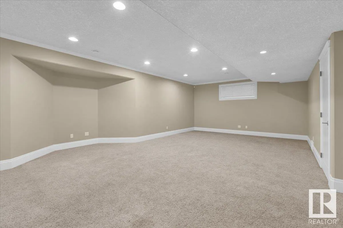 27 KINGDOM Place
