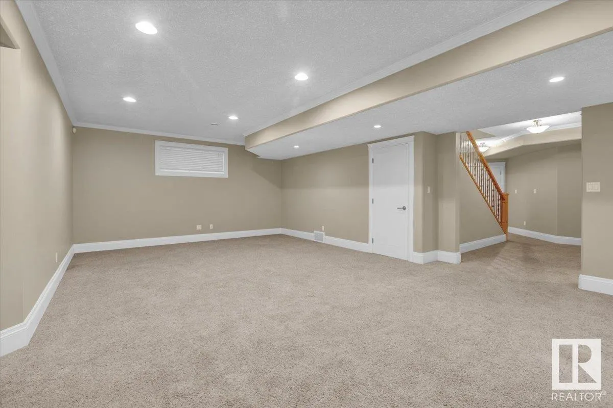 27 KINGDOM Place