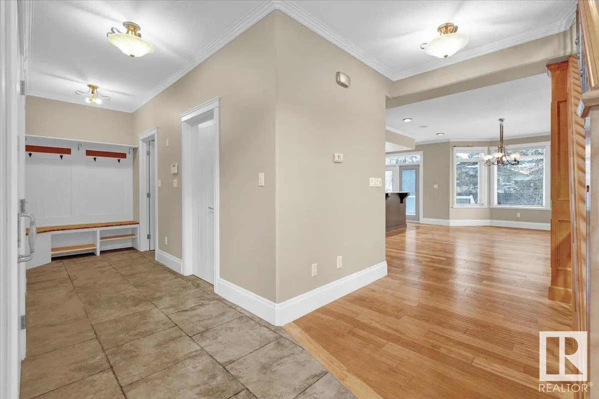 27 KINGDOM Place