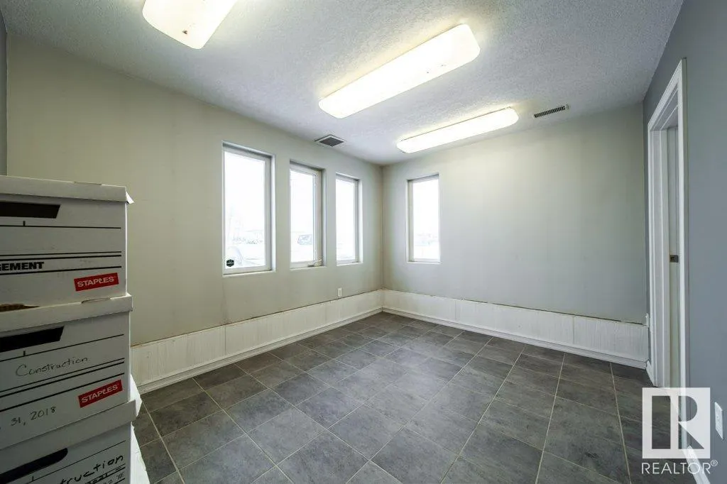 22904 110 Avenue
