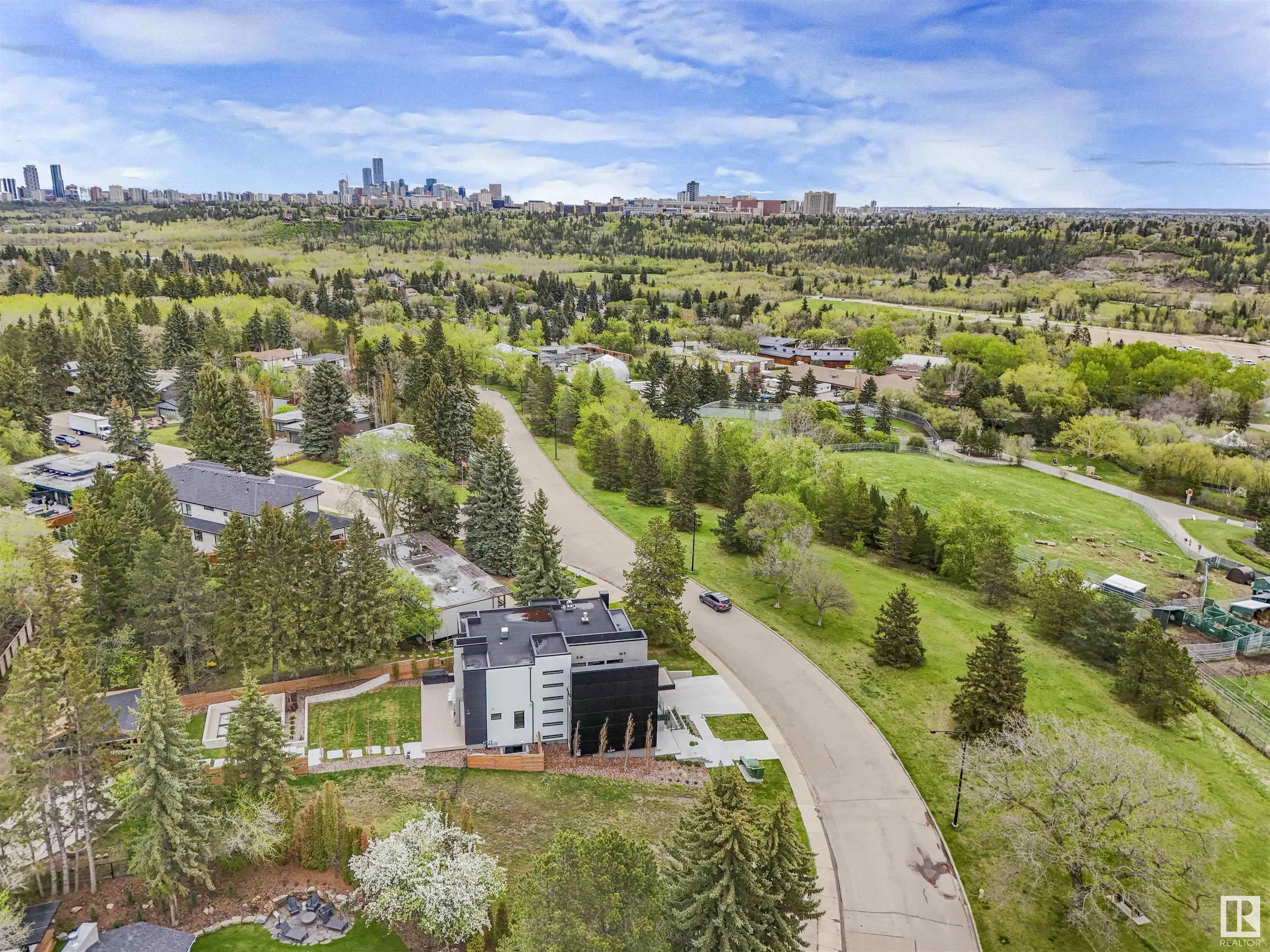 6A LAURIER Place