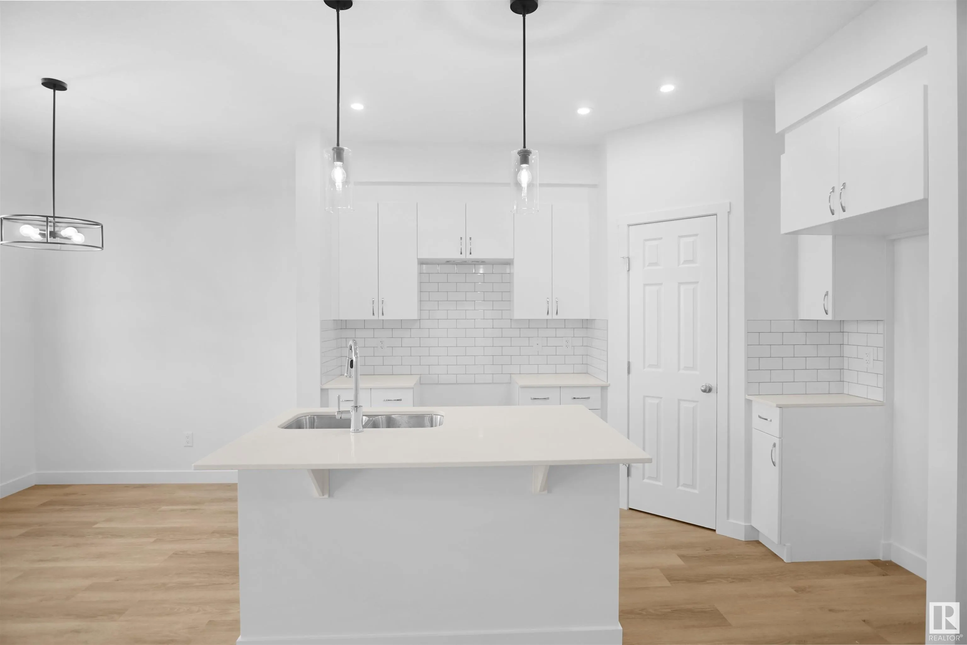 266 SUNLAND Way