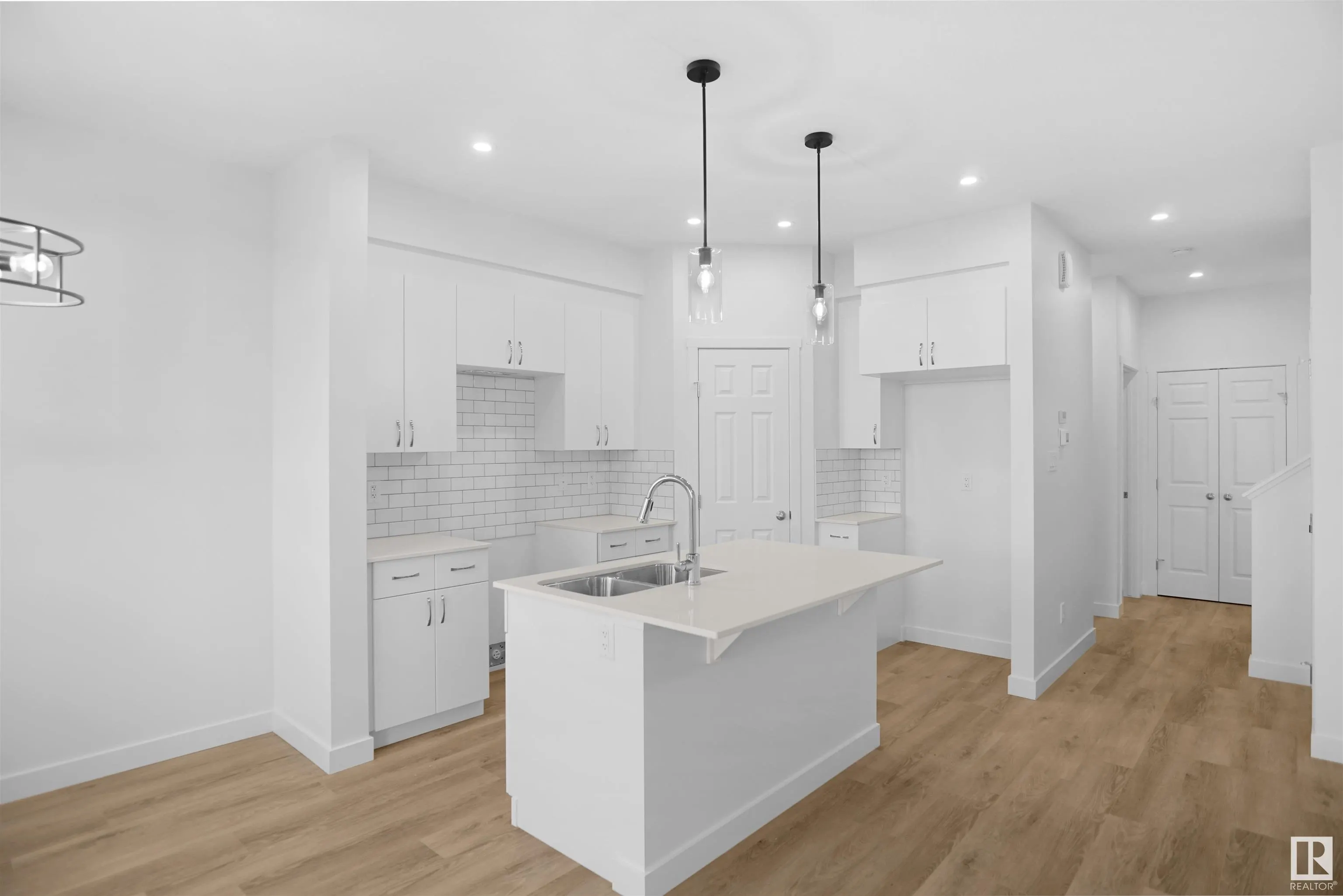 266 SUNLAND Way