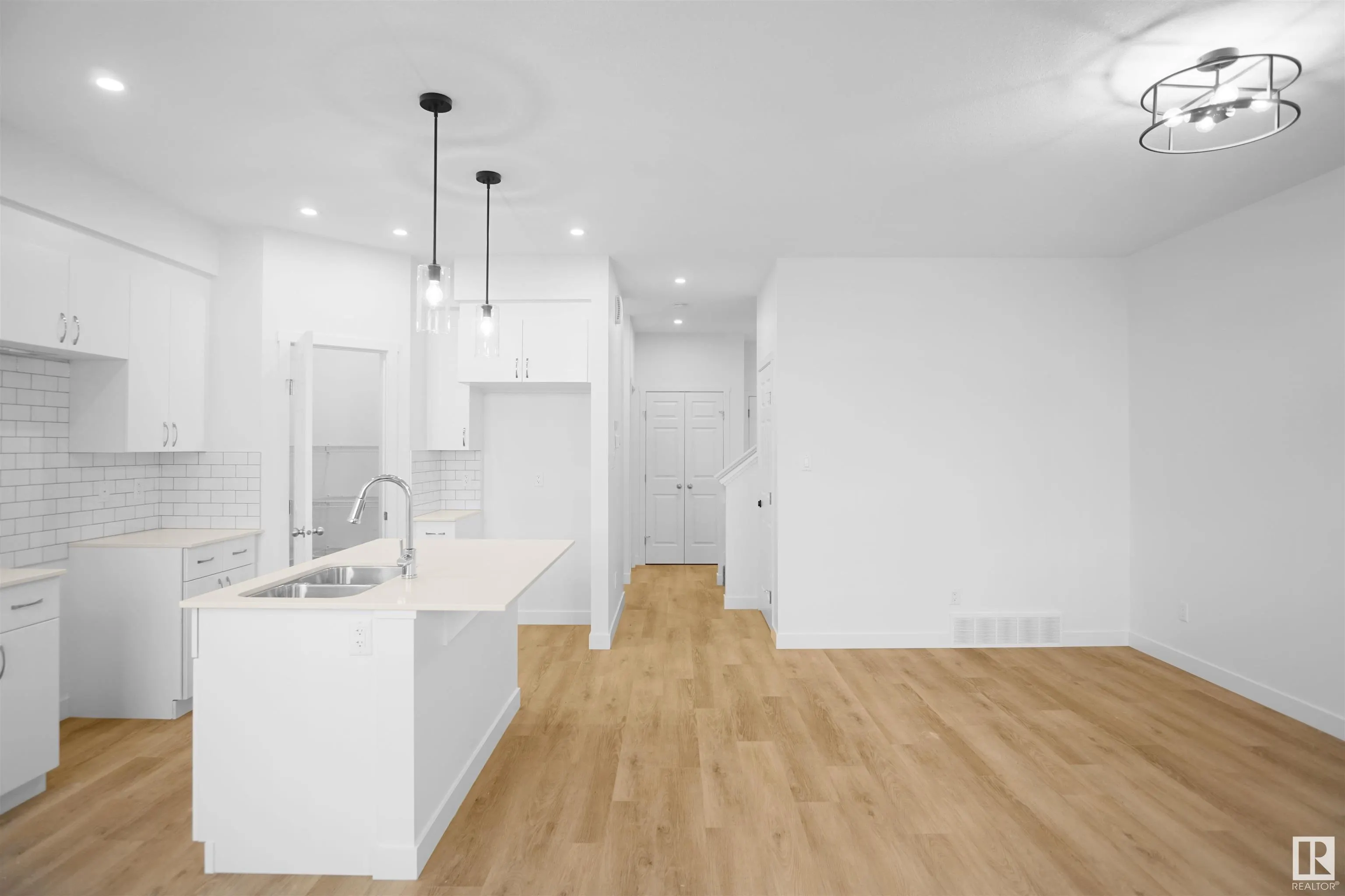 266 SUNLAND Way