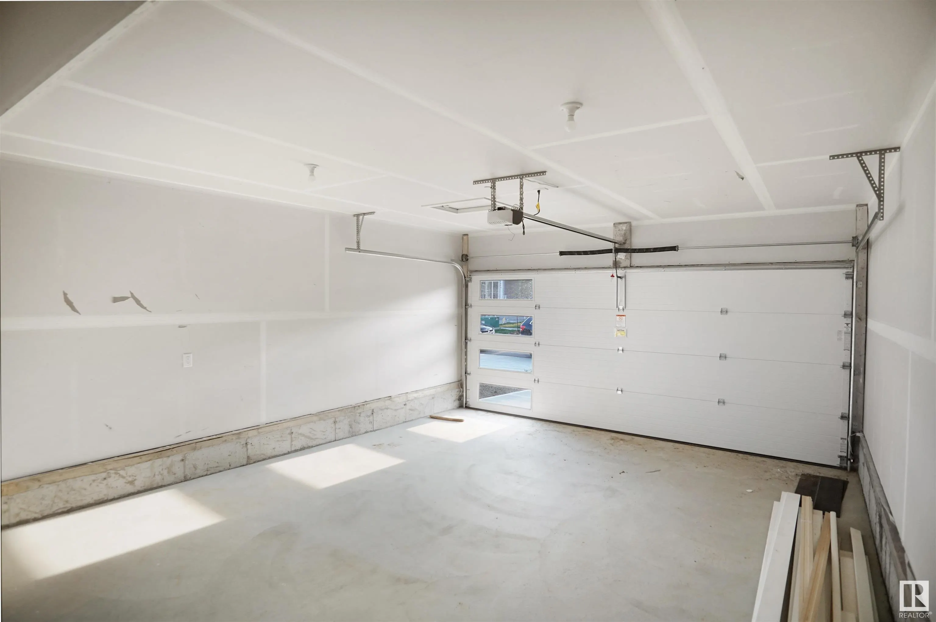 266 SUNLAND Way