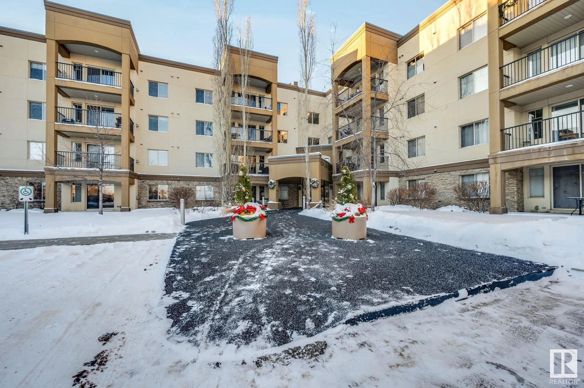 400 PALISADES Way