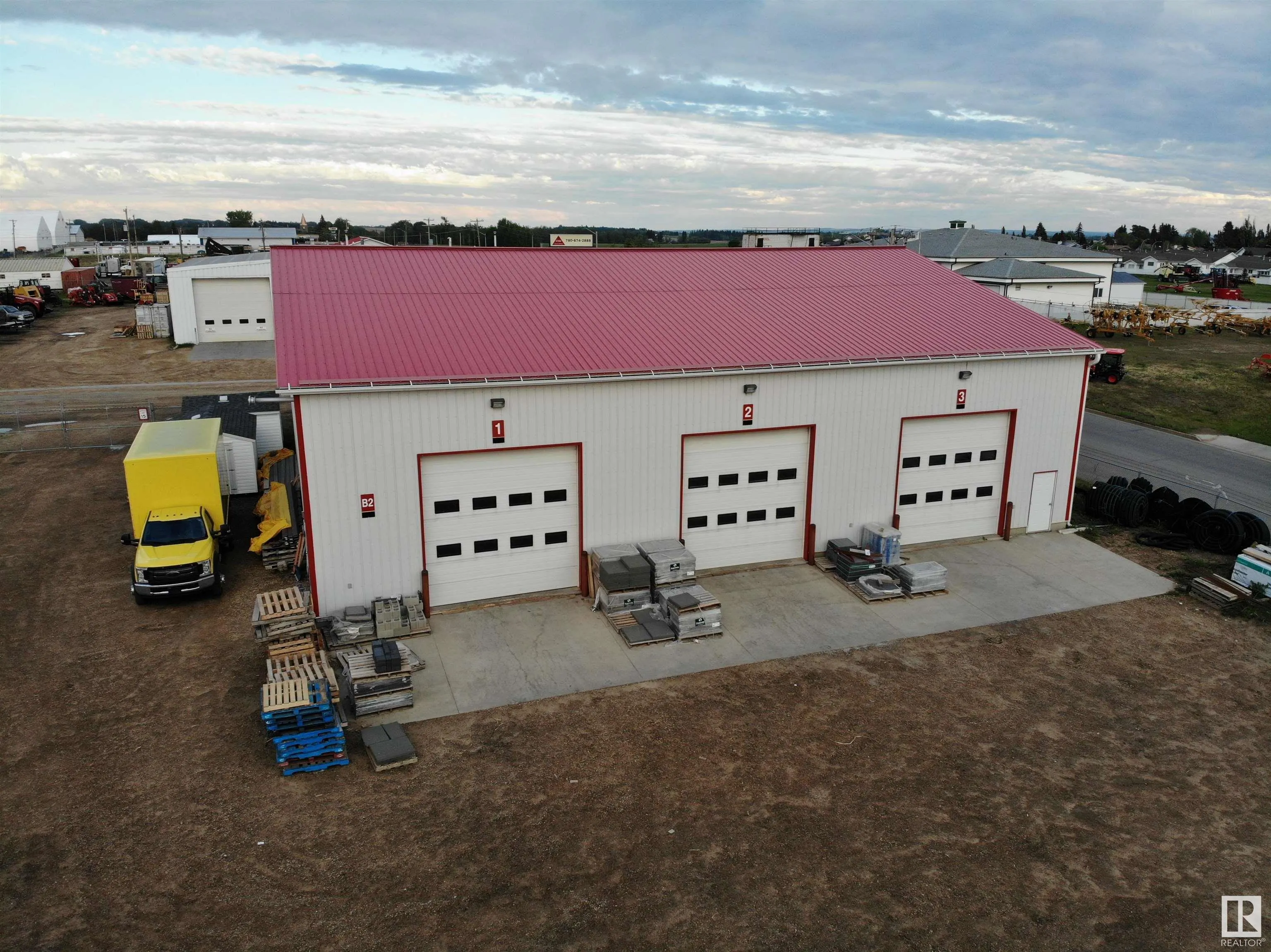 6102 & 6104 47 Street