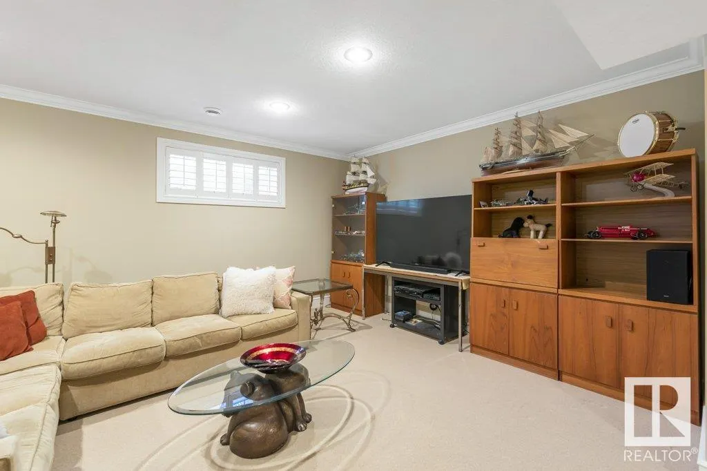 10 KARLYLE Court