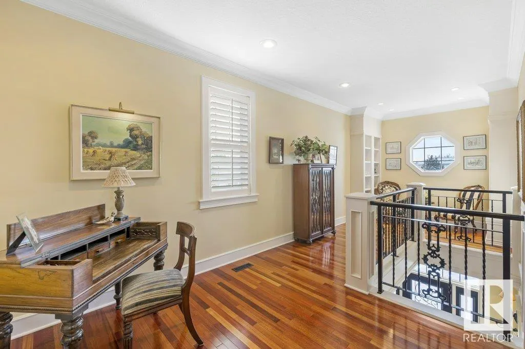 10 KARLYLE Court