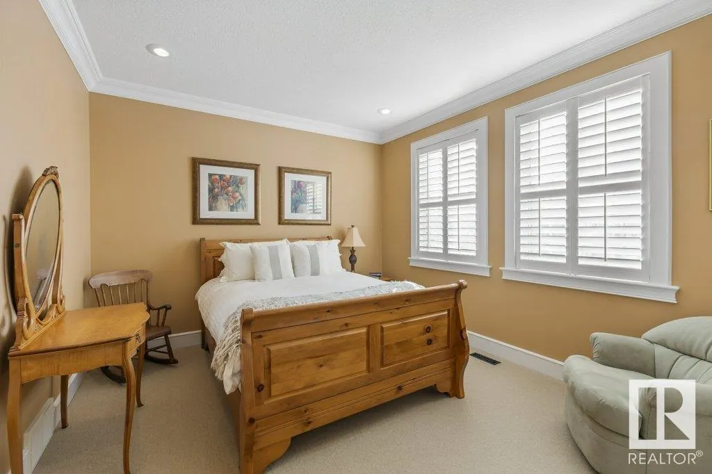 10 KARLYLE Court