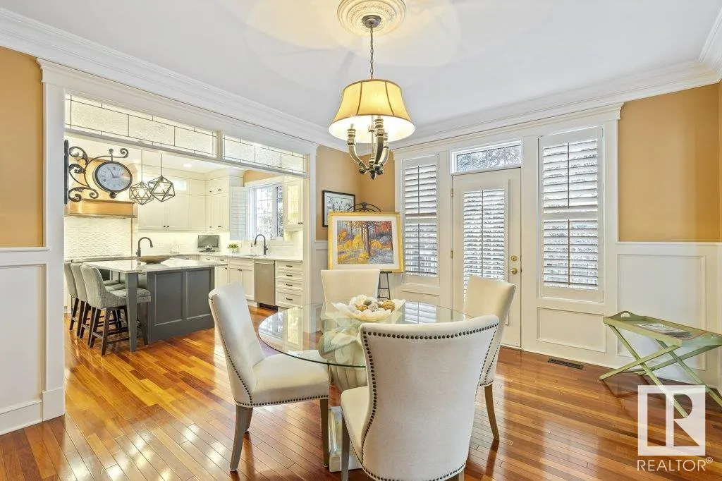 10 KARLYLE Court