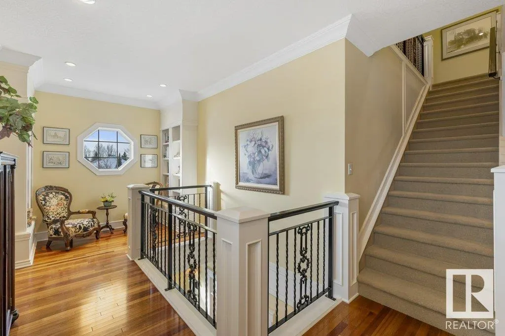 10 KARLYLE Court