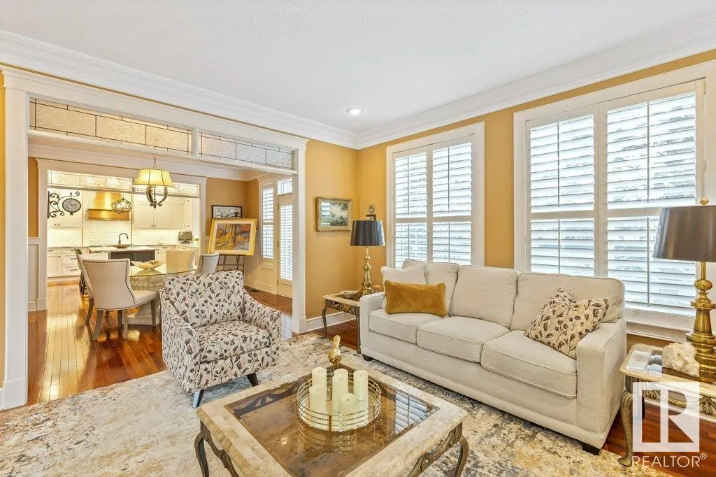 10 KARLYLE Court