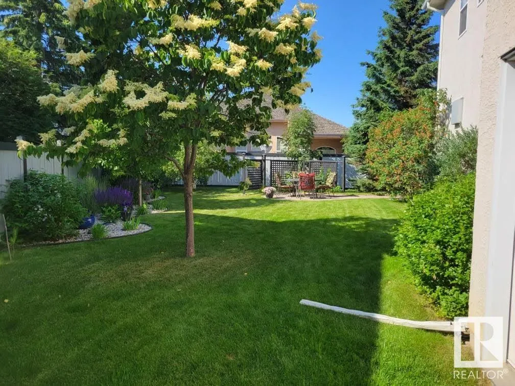 10 KARLYLE Court