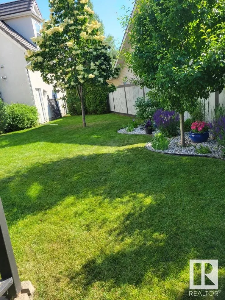 10 KARLYLE Court