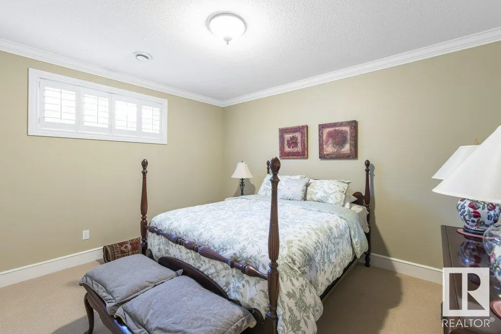 10 KARLYLE Court