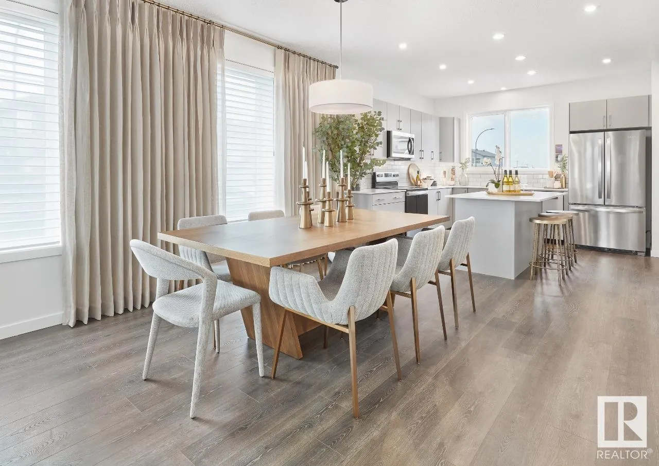 24 NETTLE Crescent