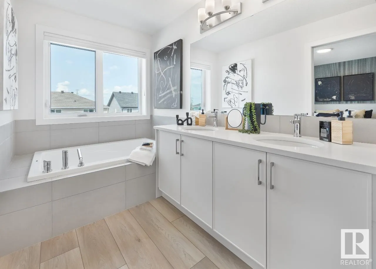 26 NETTLE Crescent