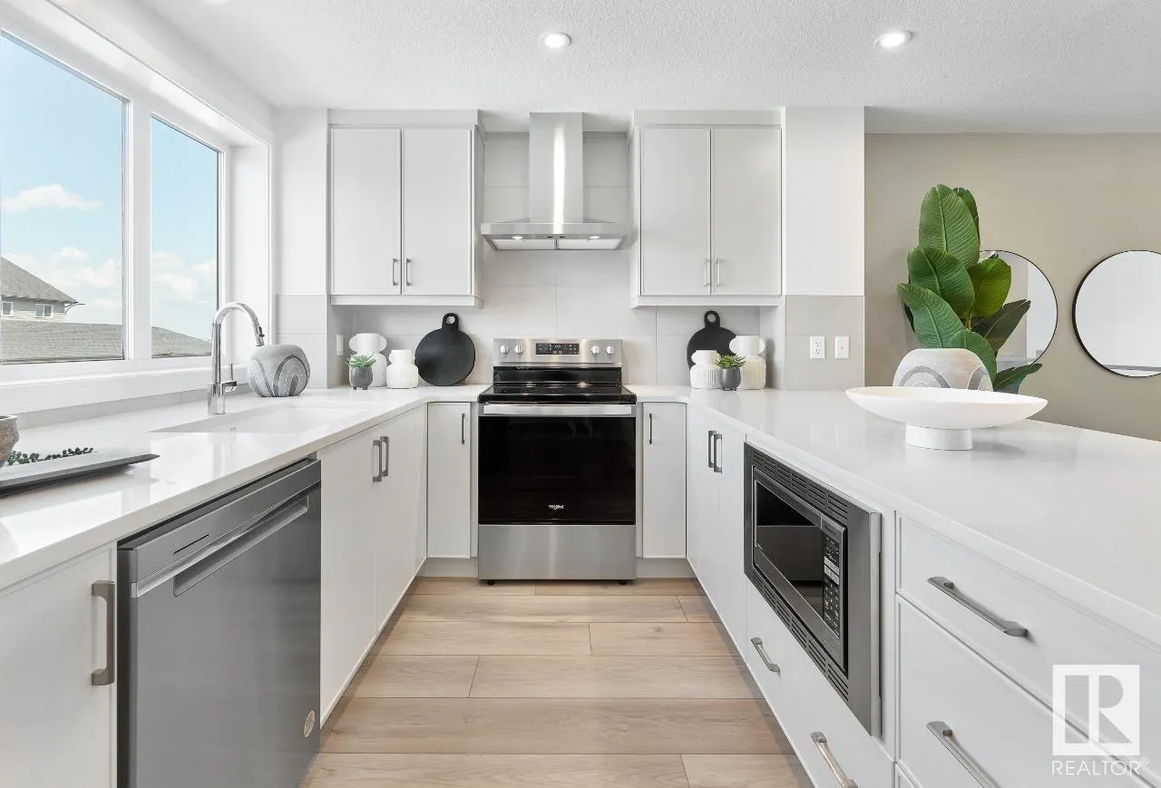 26 NETTLE Crescent