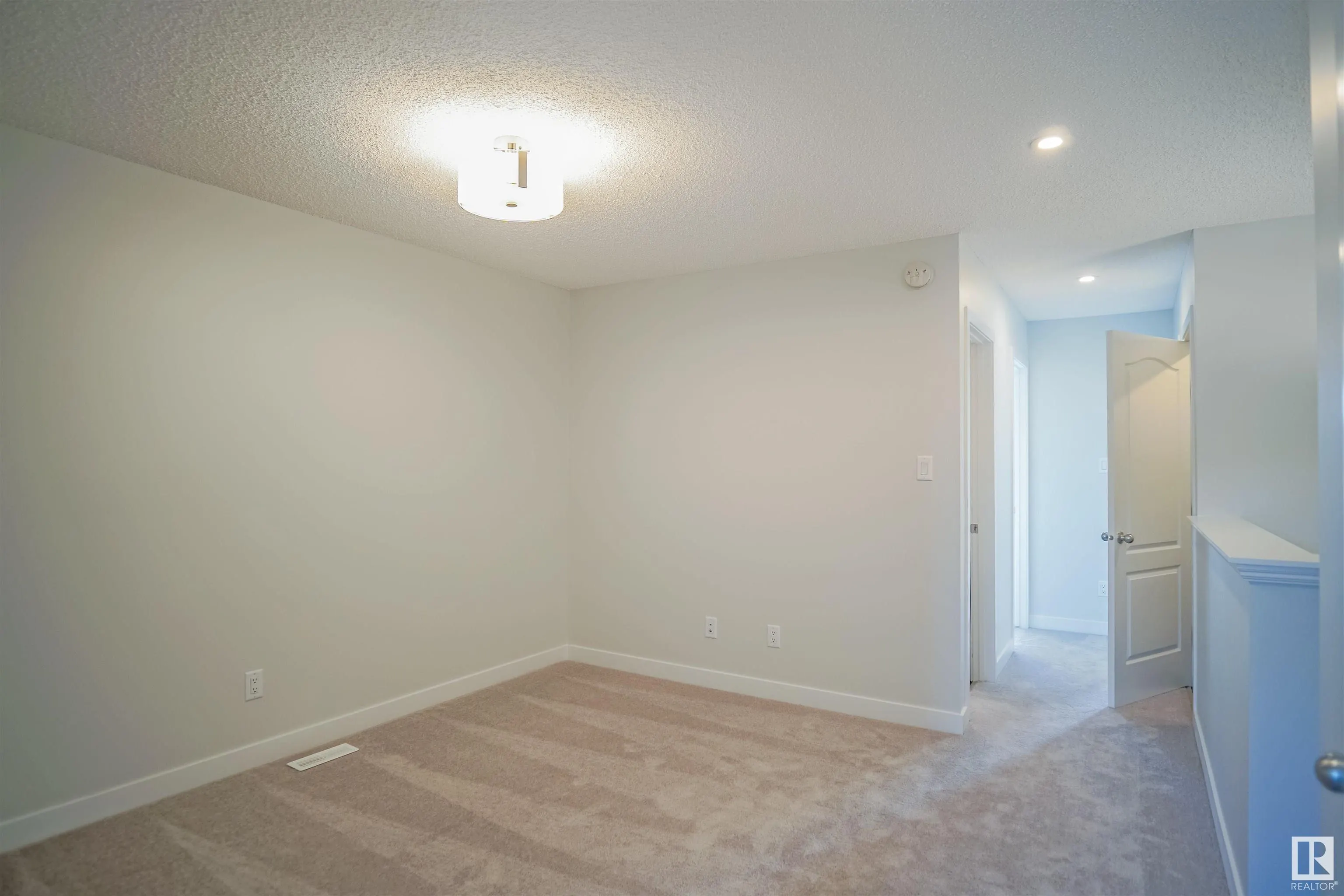 197 SUNLAND Way