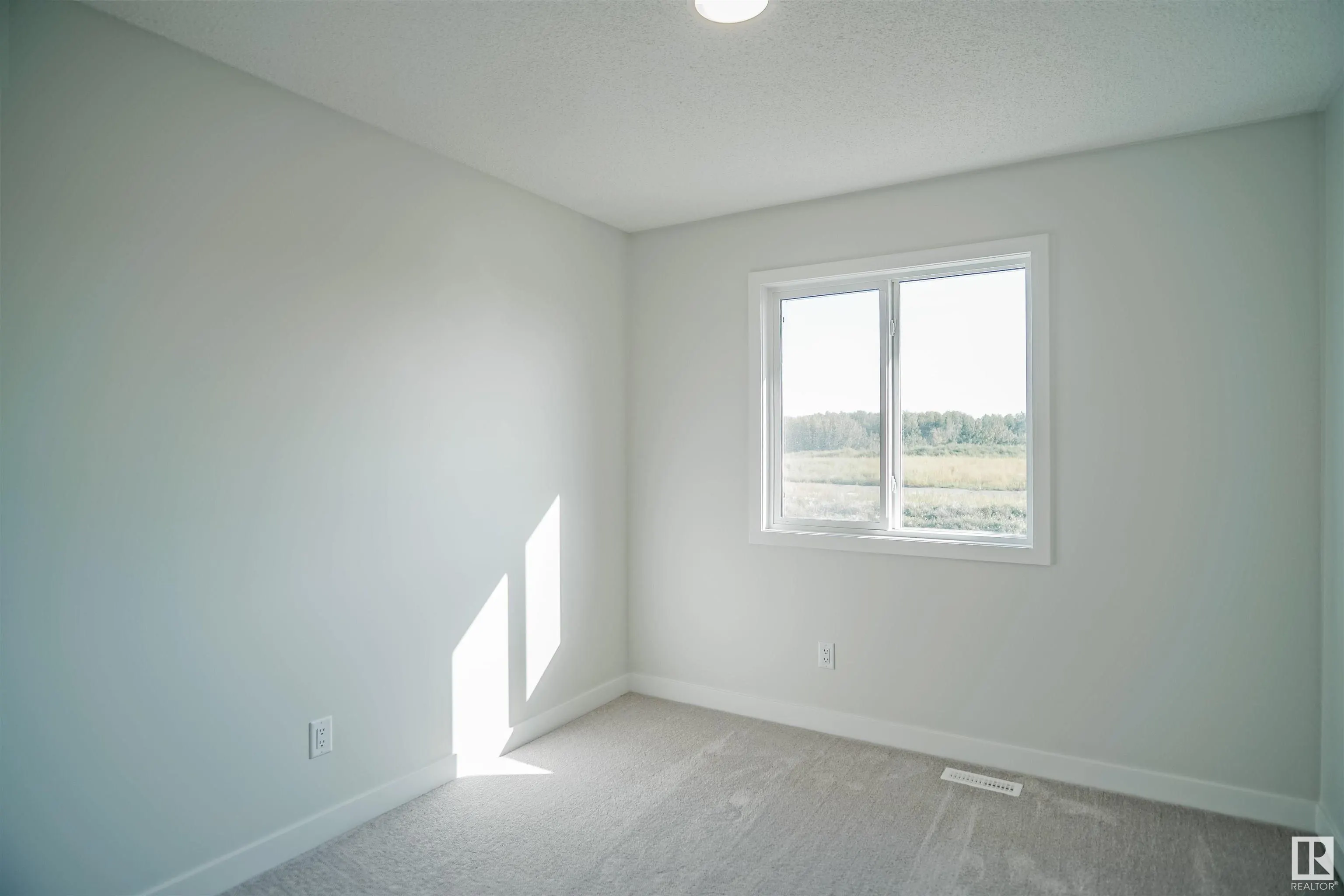 197 SUNLAND Way