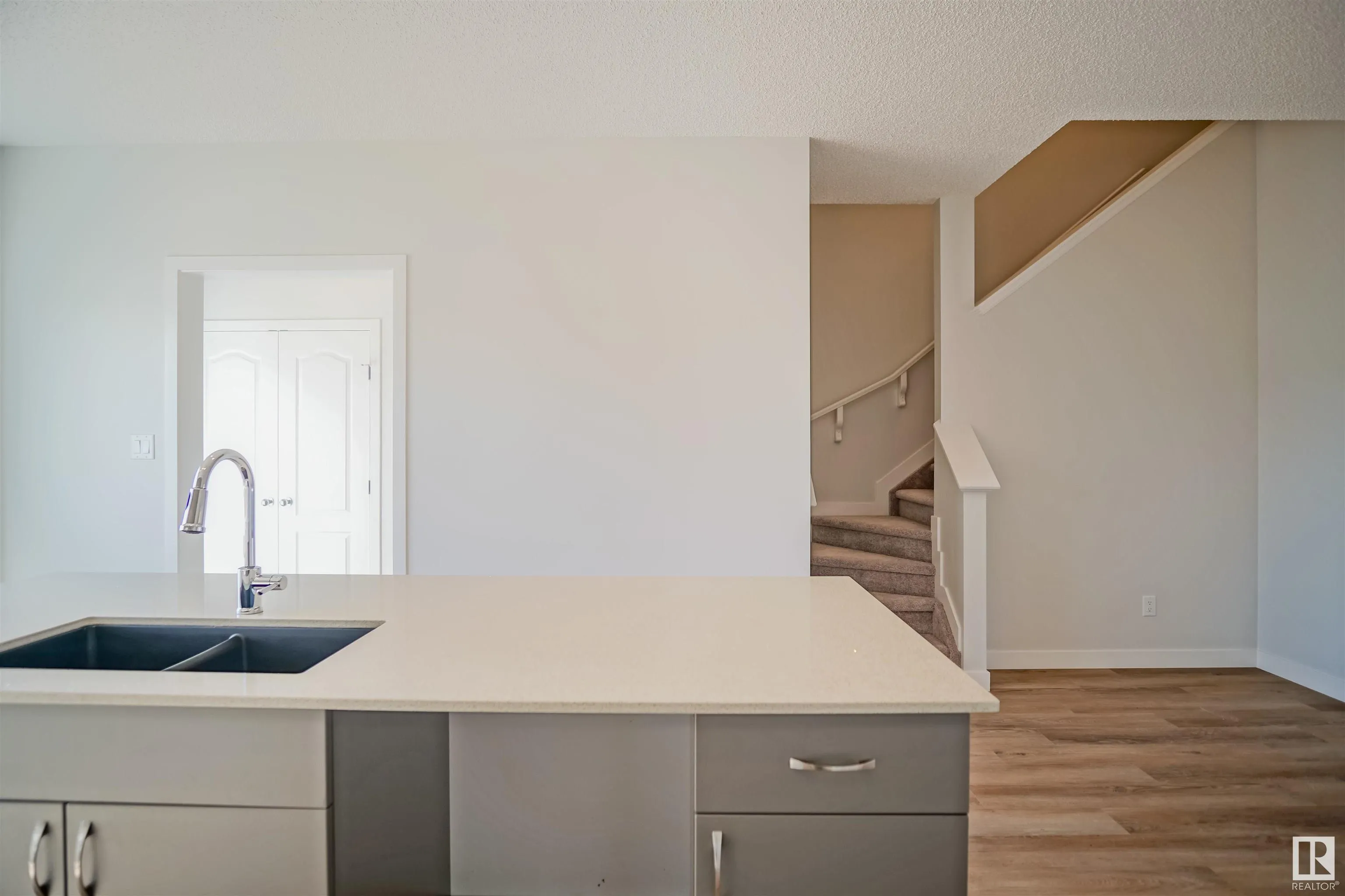 197 SUNLAND Way