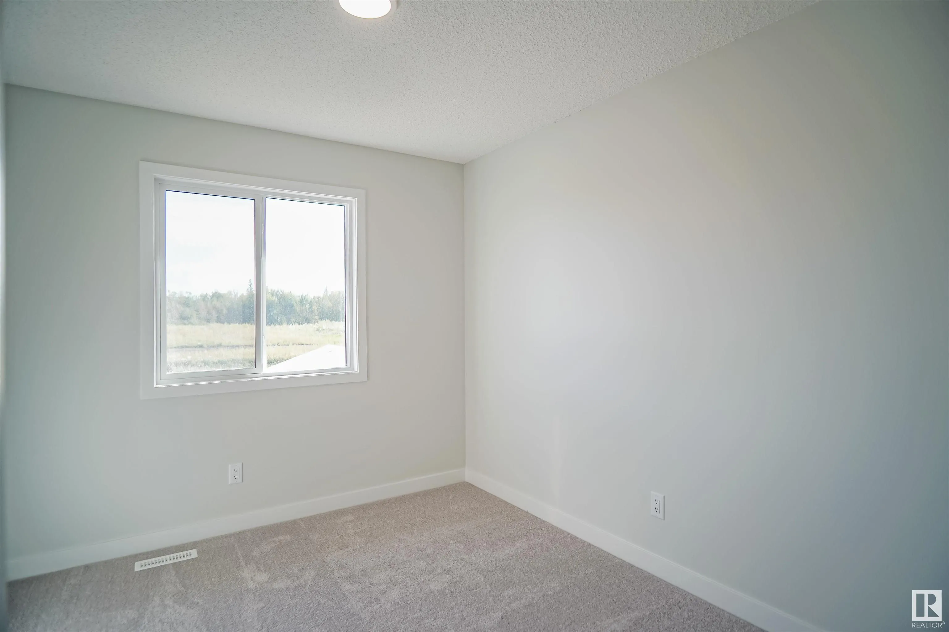 197 SUNLAND Way