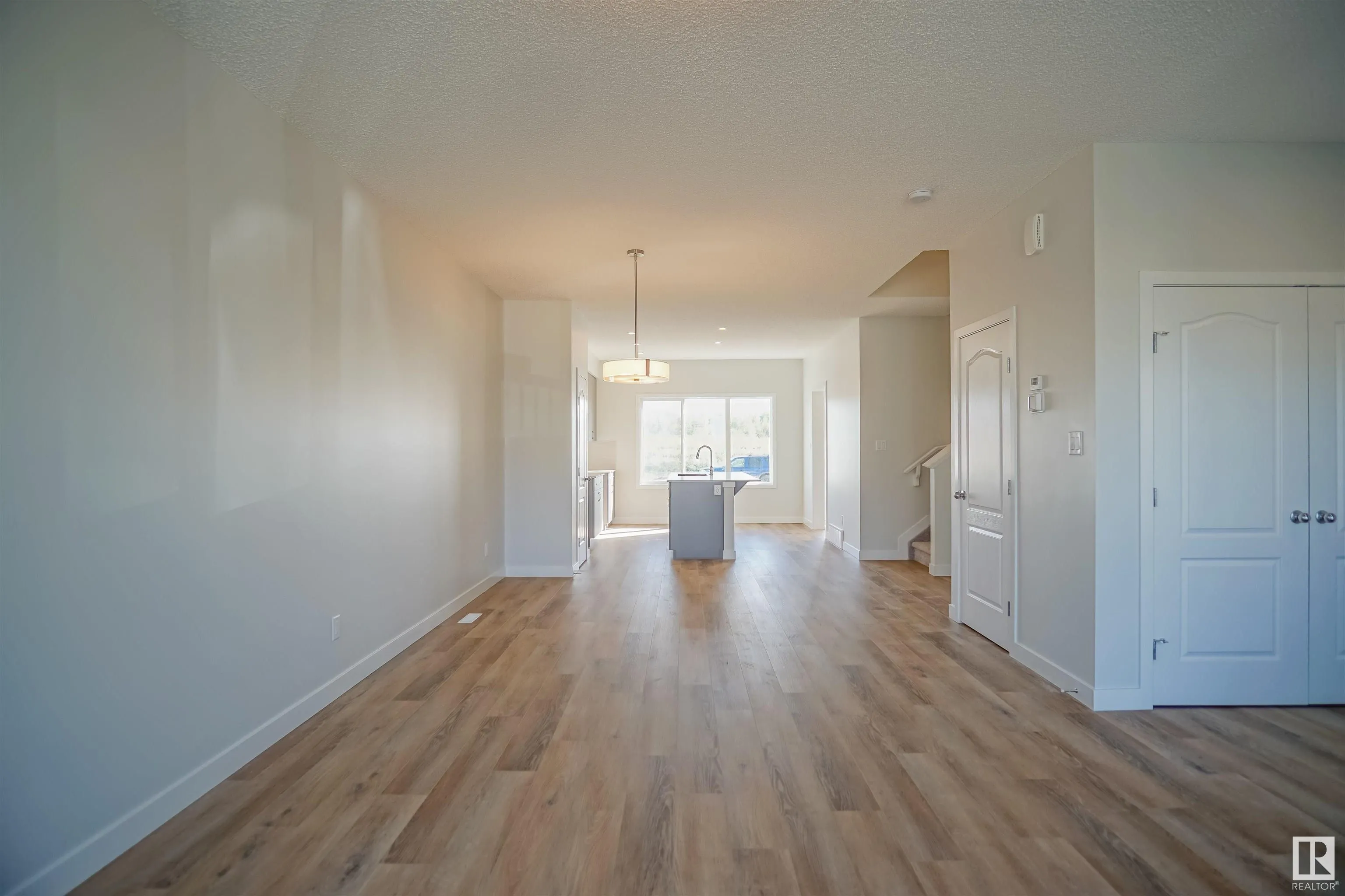 197 SUNLAND Way
