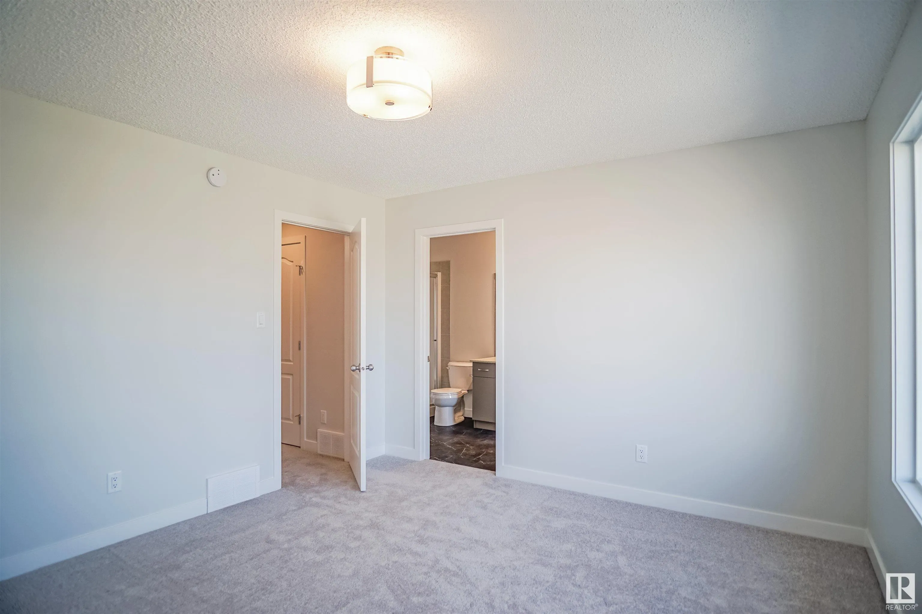 197 SUNLAND Way