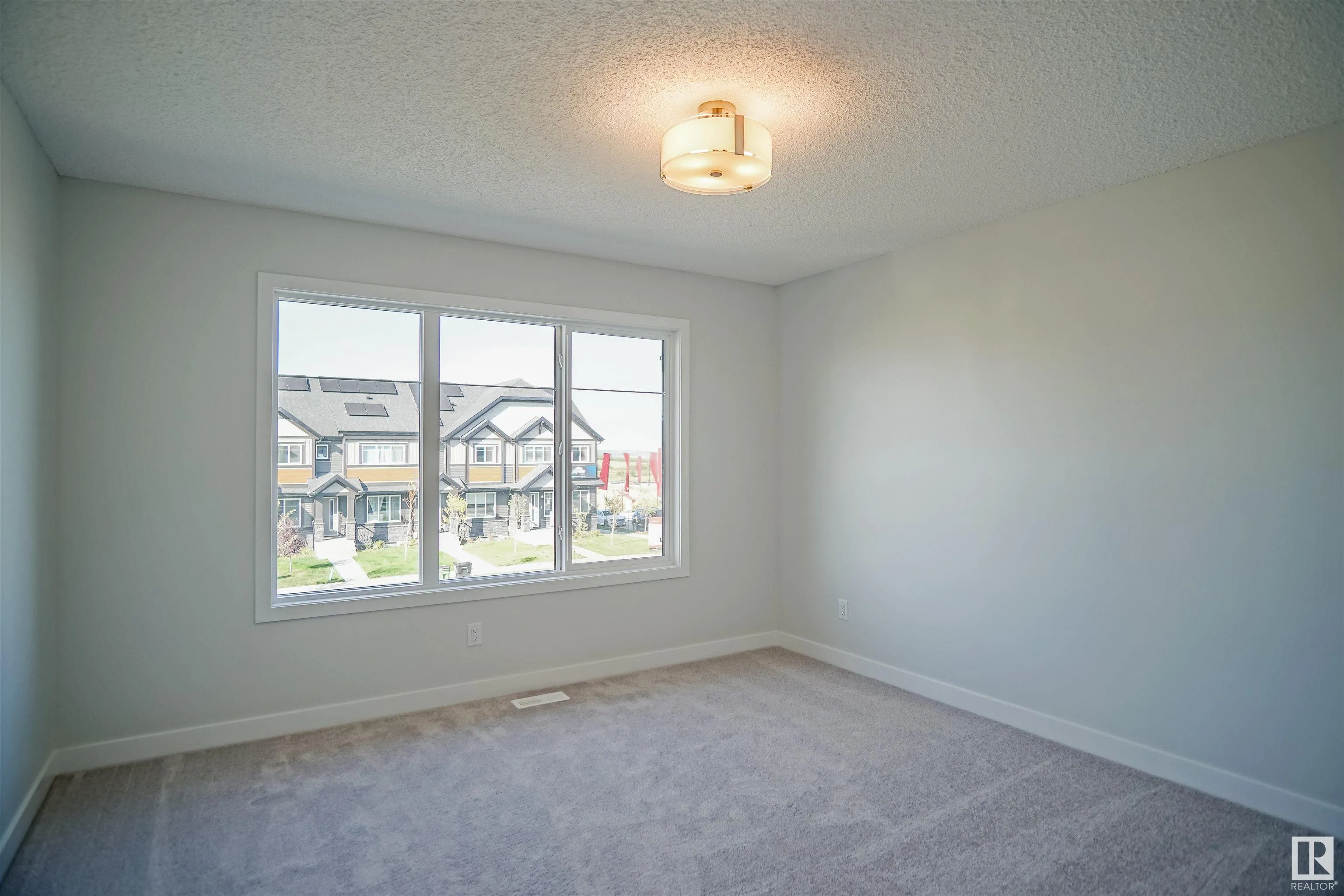 197 SUNLAND Way