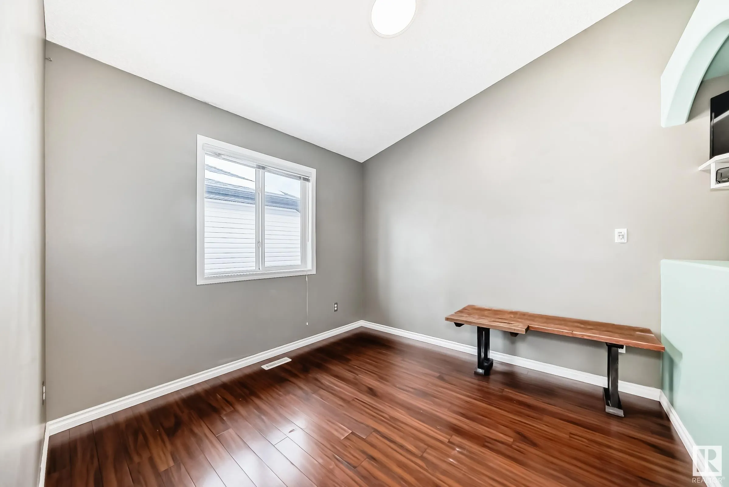 42 DELWOOD Place