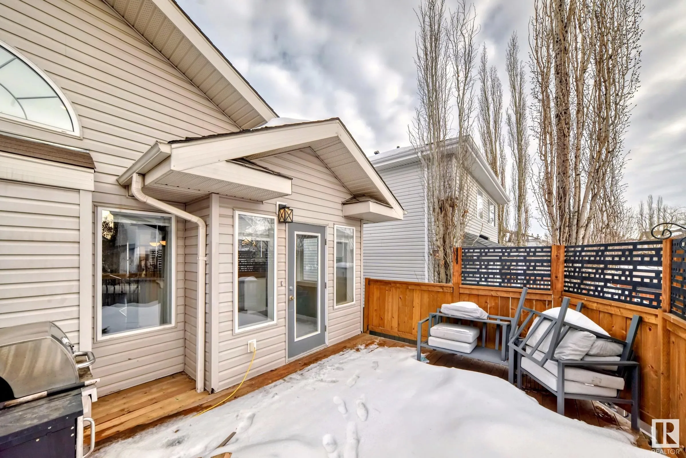 42 DELWOOD Place