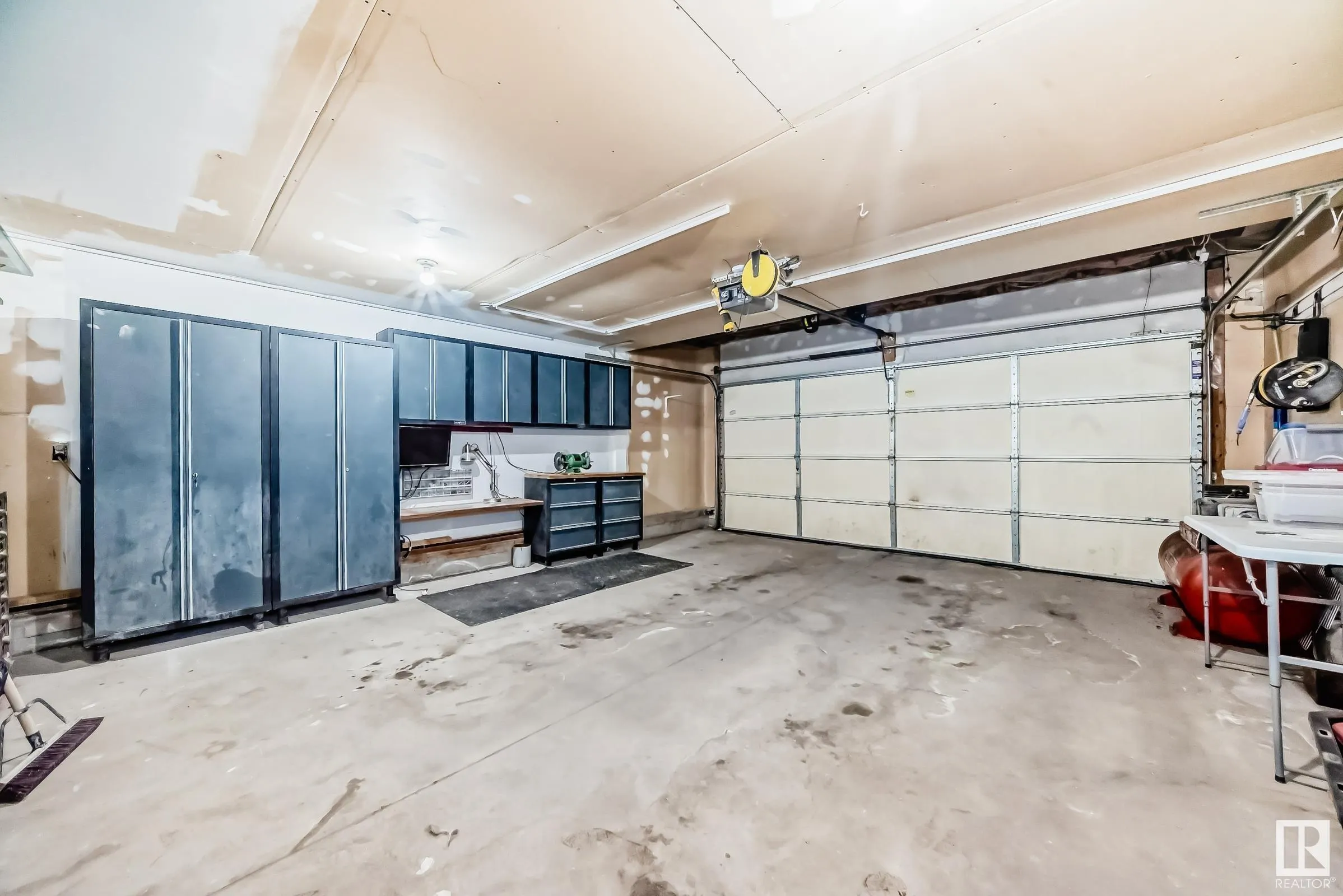 42 DELWOOD Place