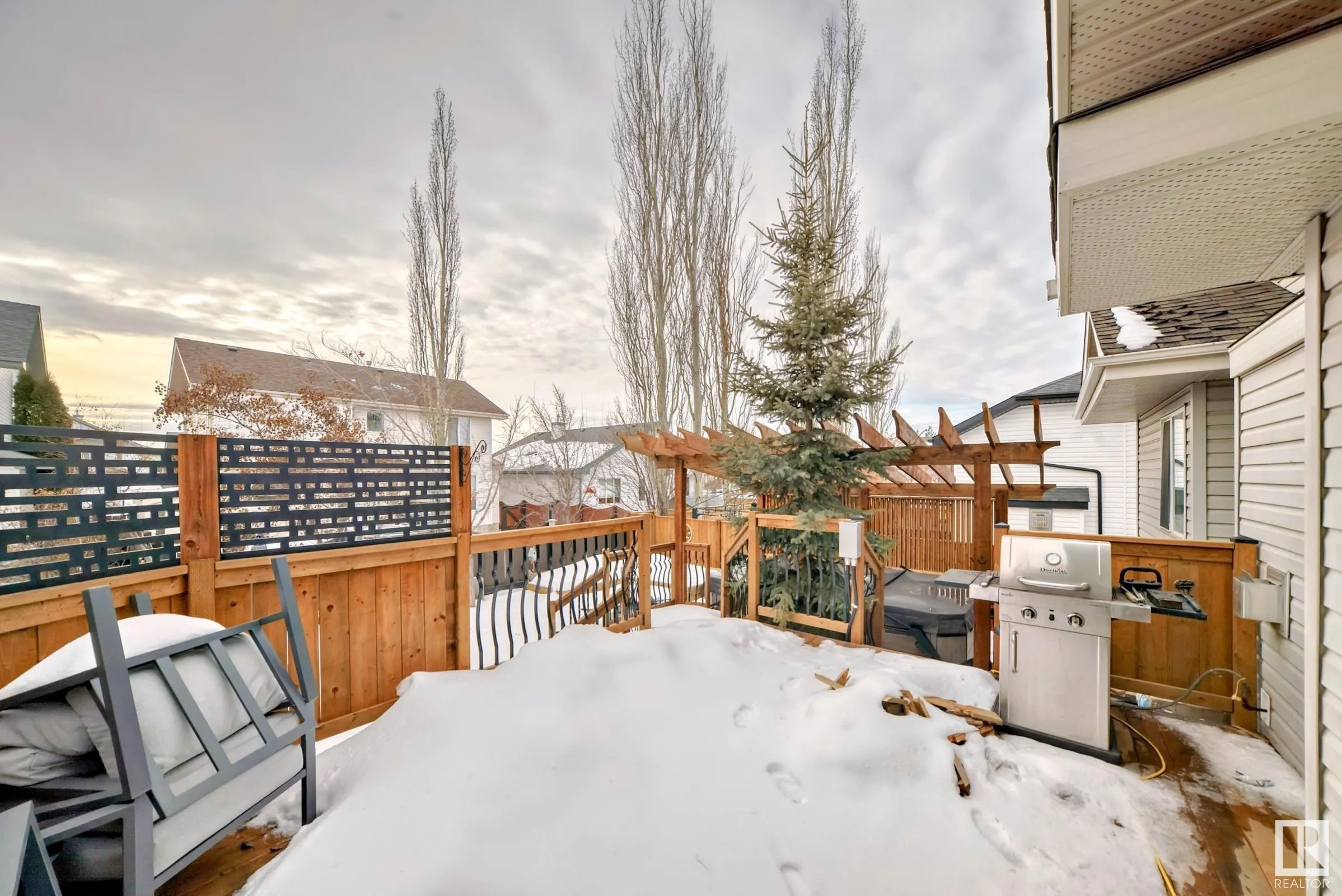 42 DELWOOD Place