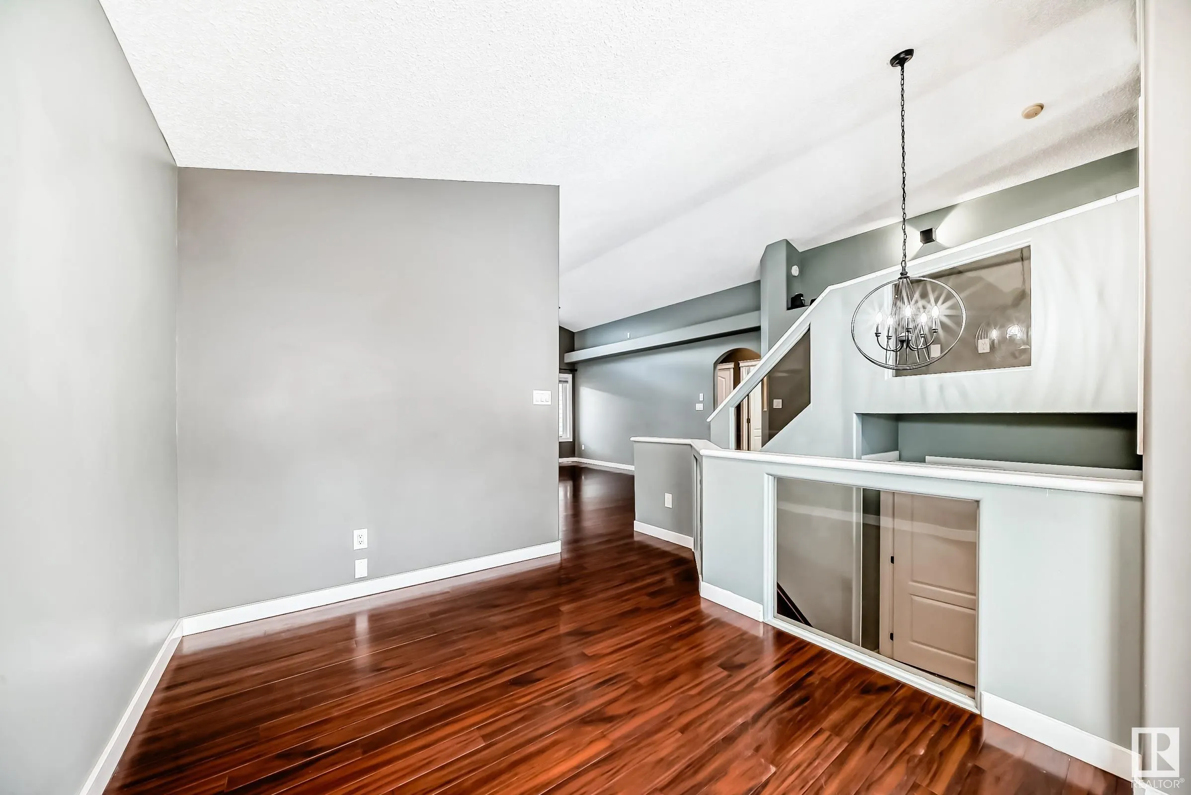 42 DELWOOD Place