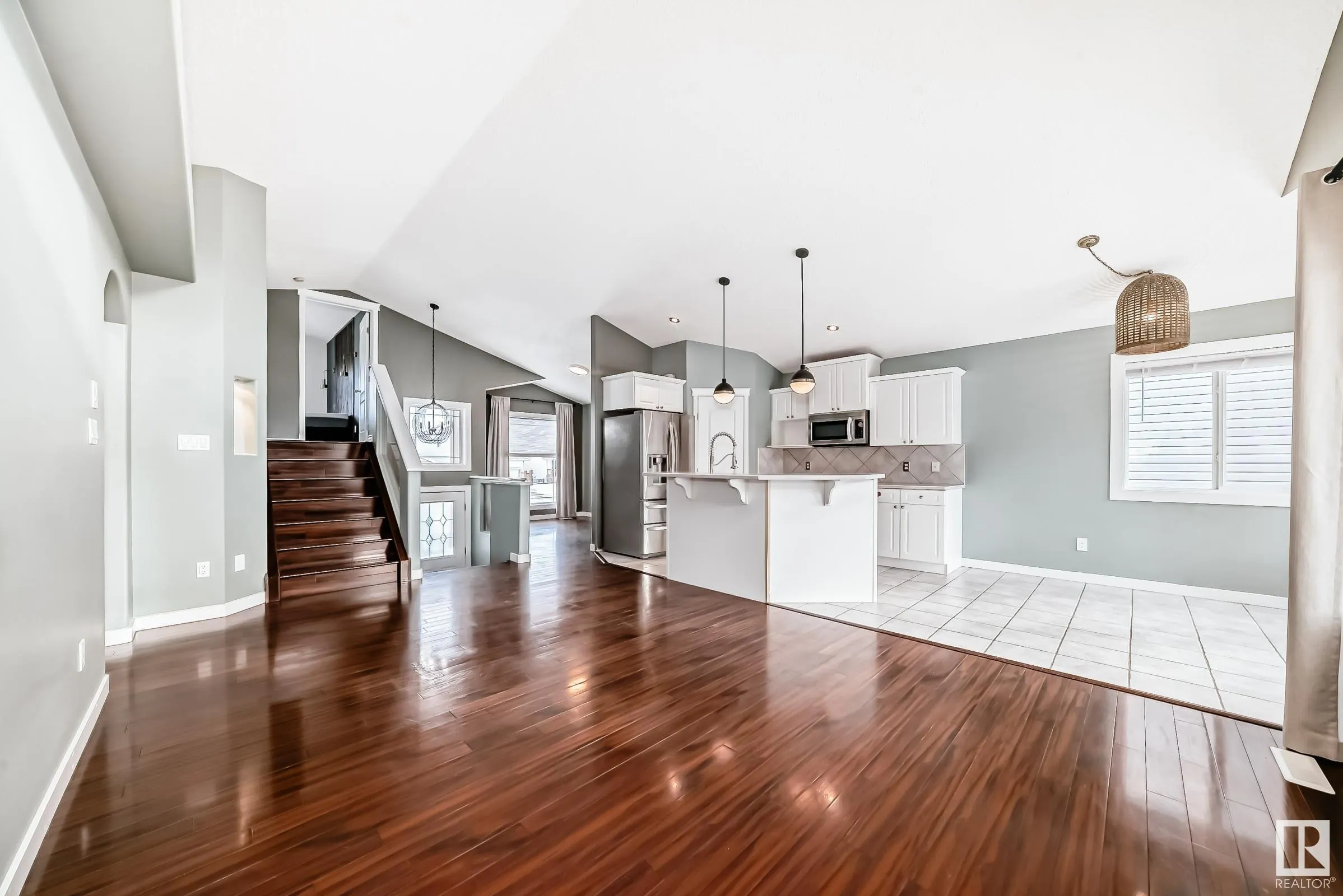 42 DELWOOD Place