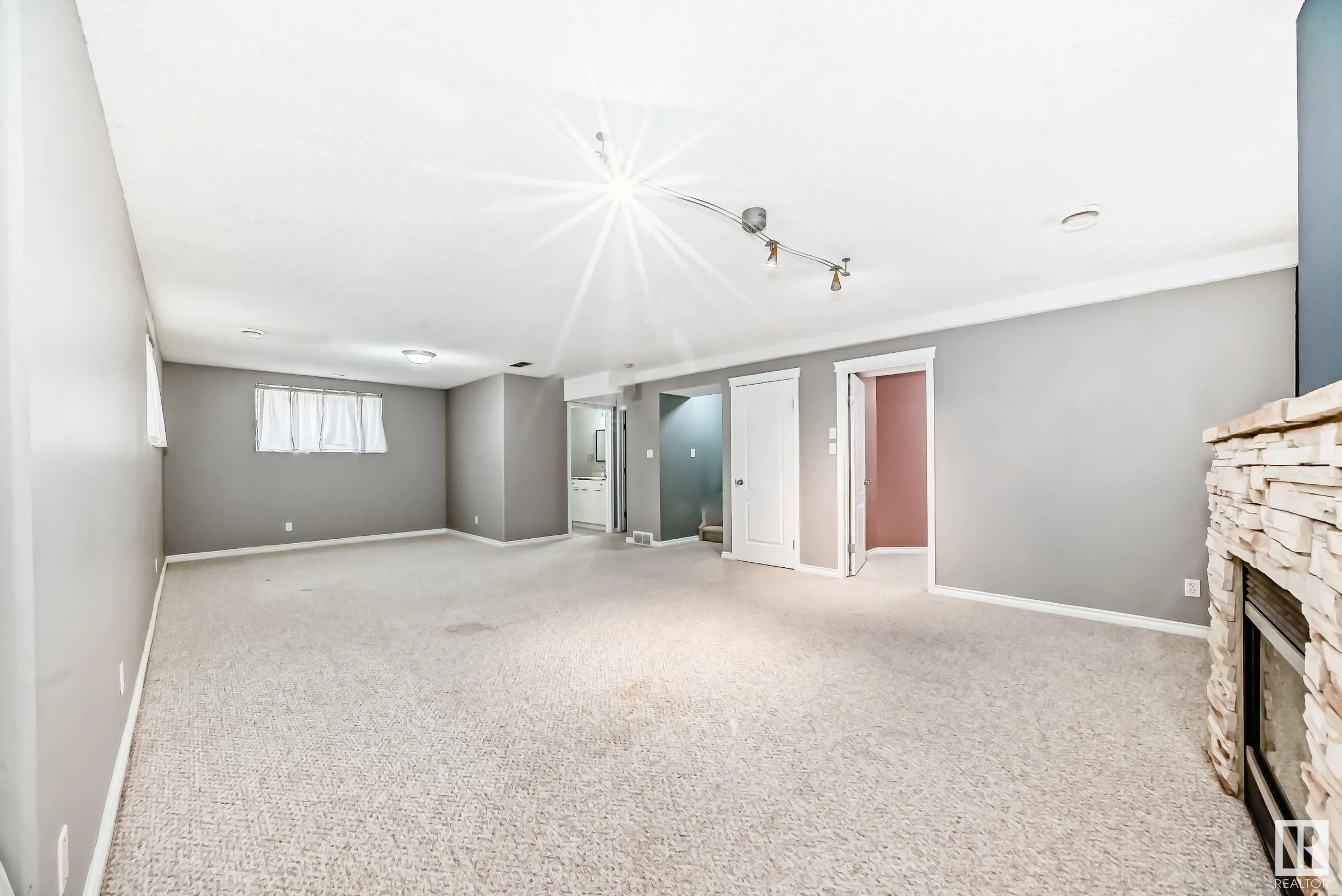 42 DELWOOD Place
