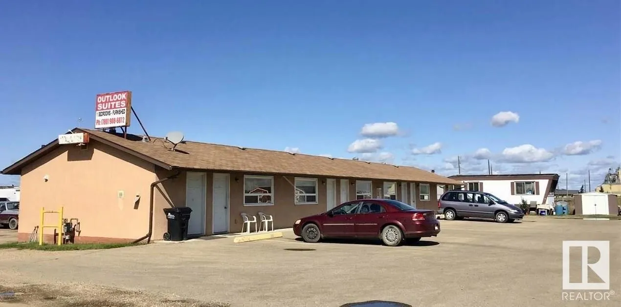 1850 YELLOWHEAD Trail