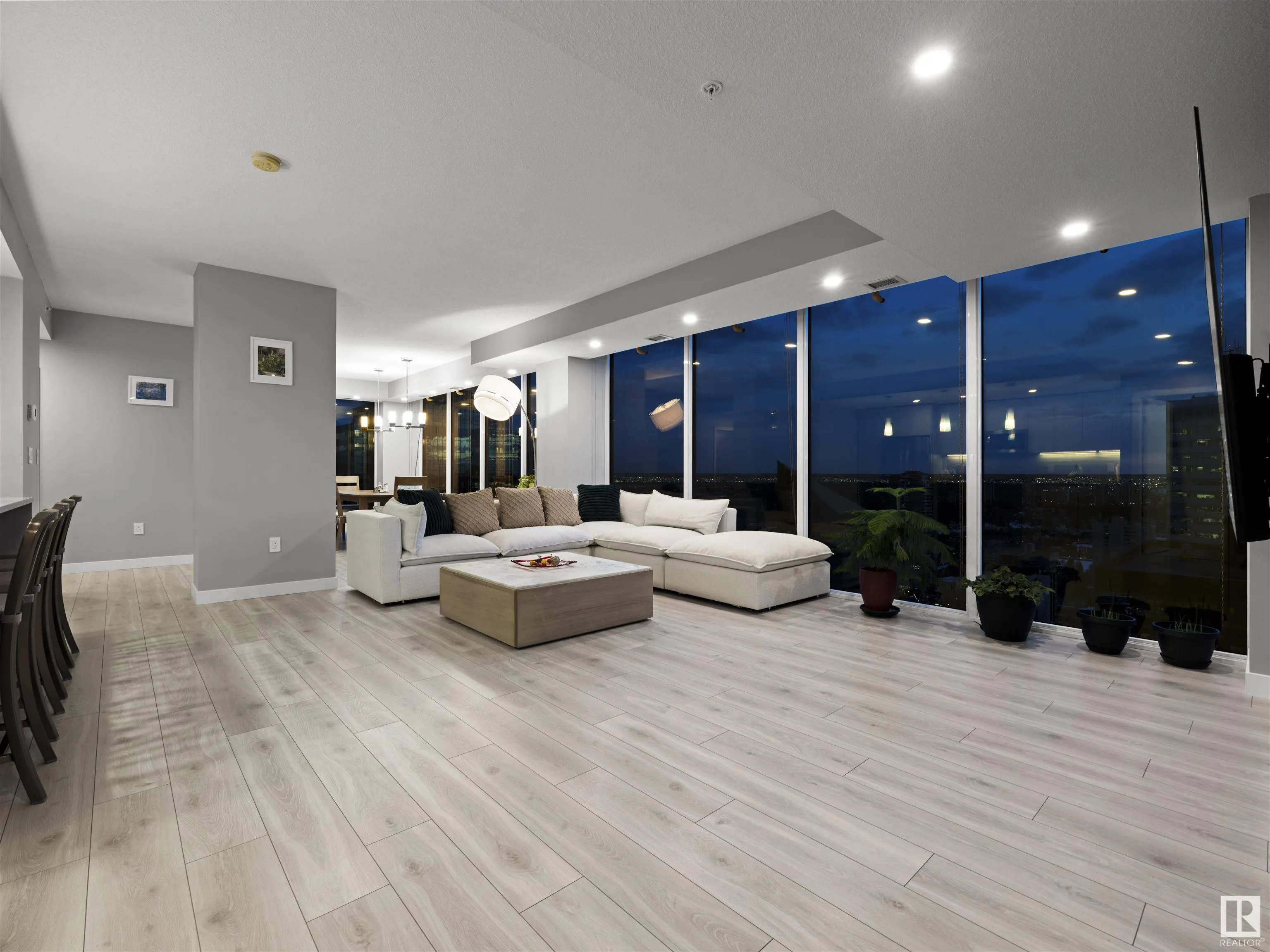 10180 103 Street