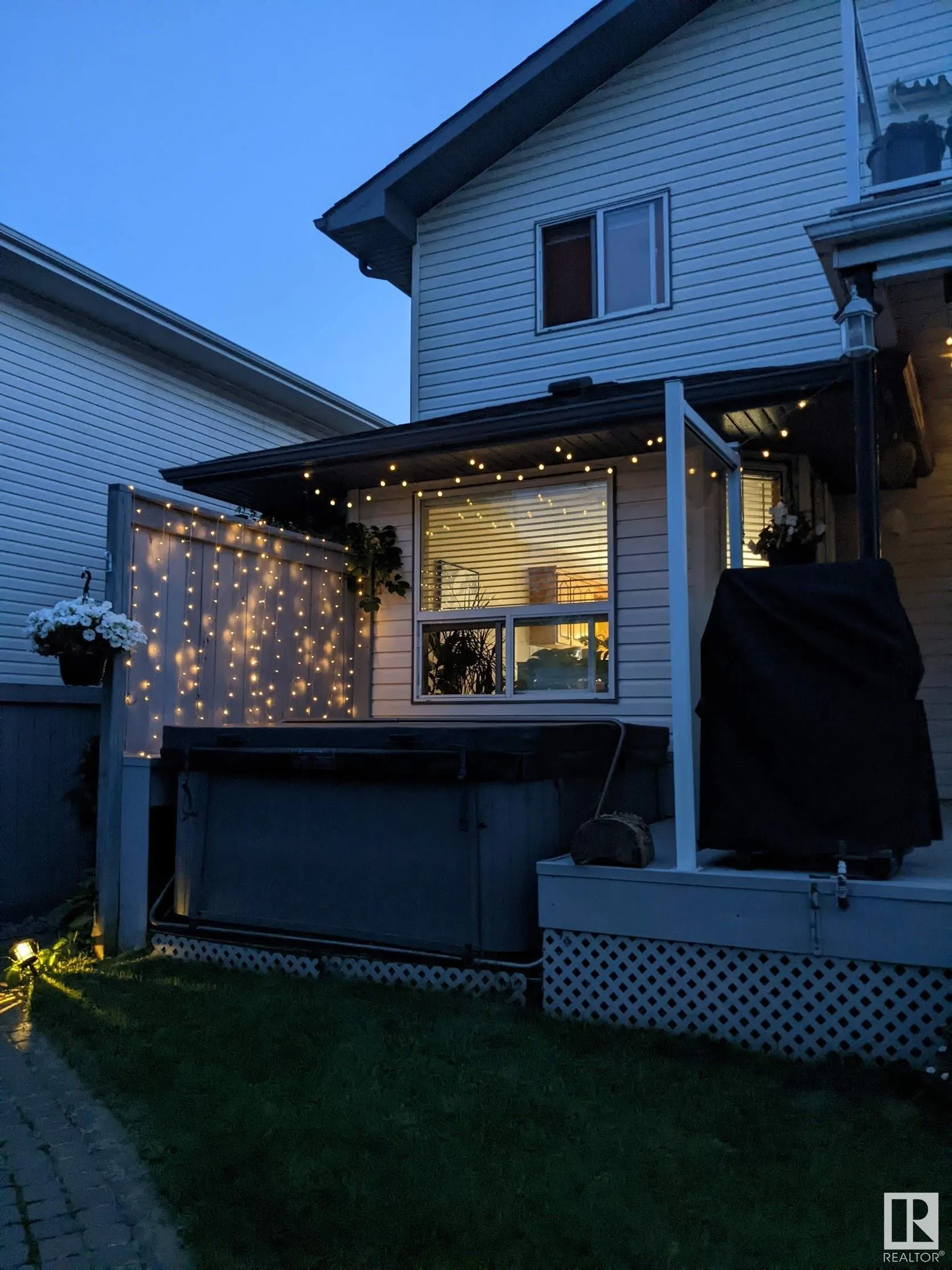 28 HAWTHORNE Crescent