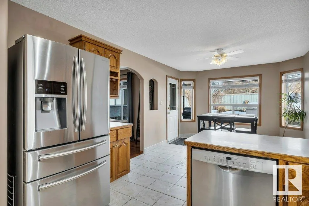 28 HAWTHORNE Crescent