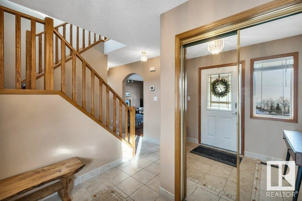 28 HAWTHORNE Crescent