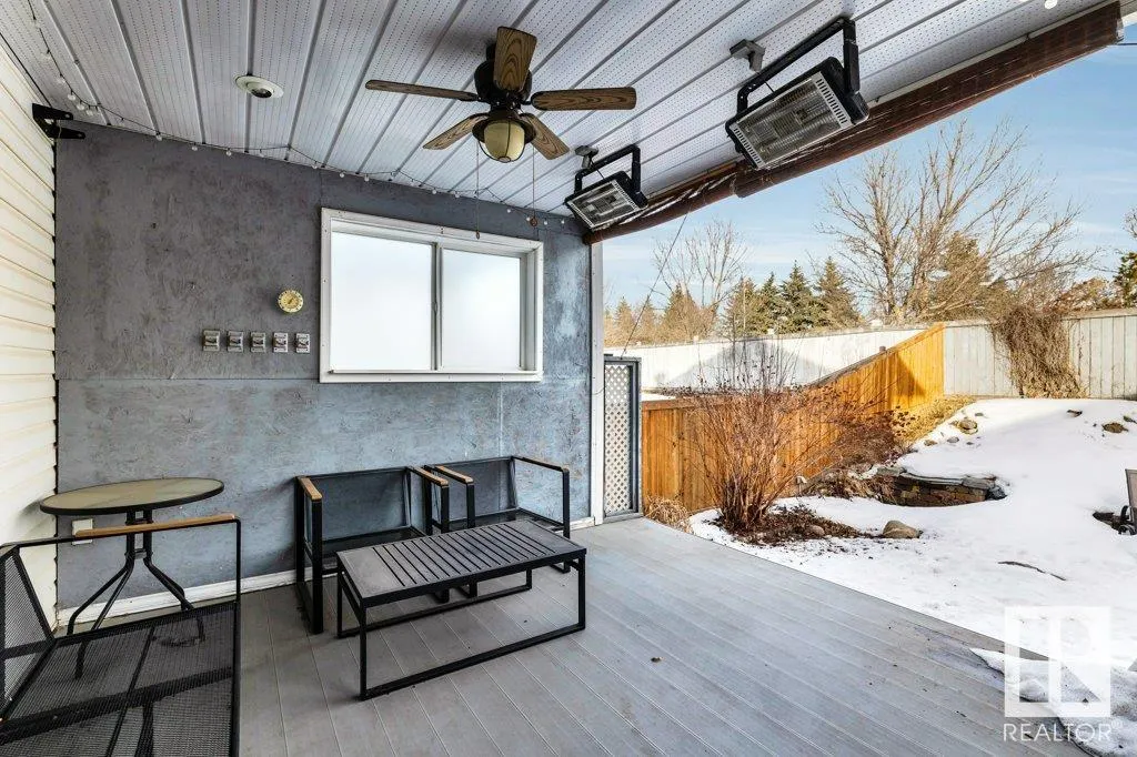 28 HAWTHORNE Crescent