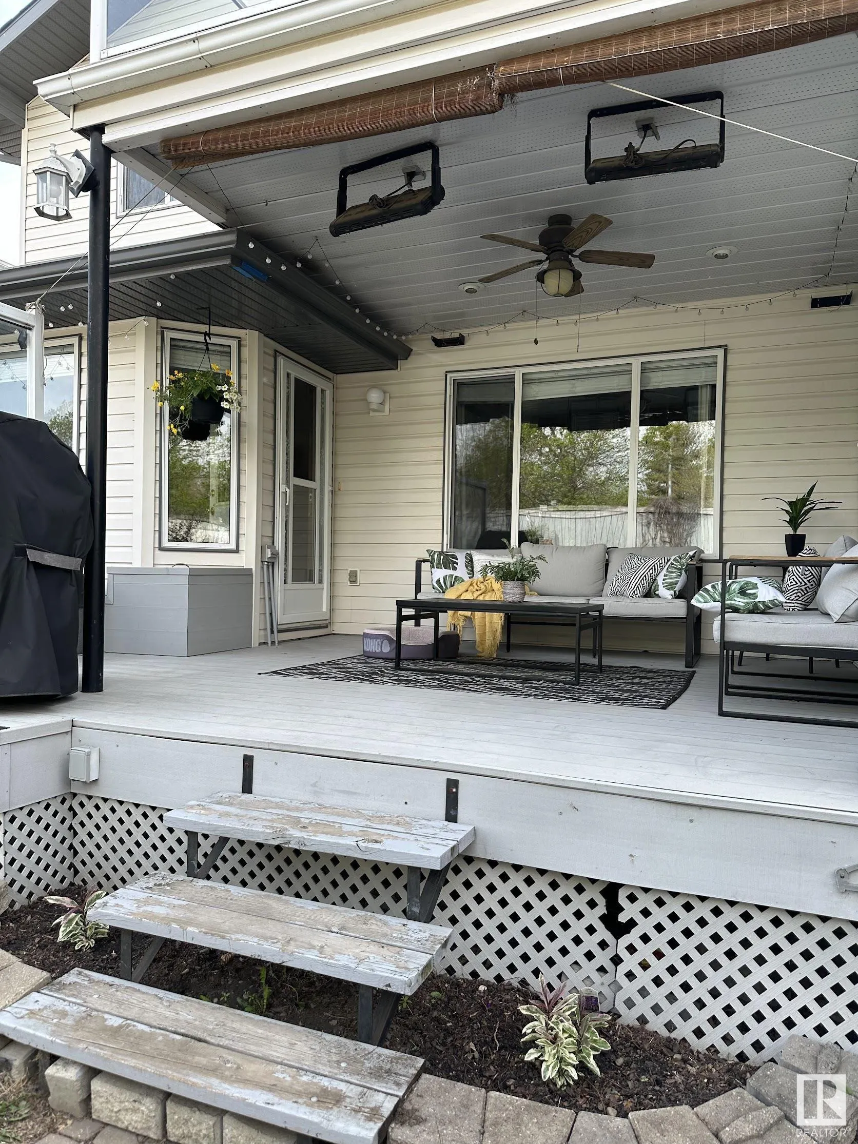 28 HAWTHORNE Crescent