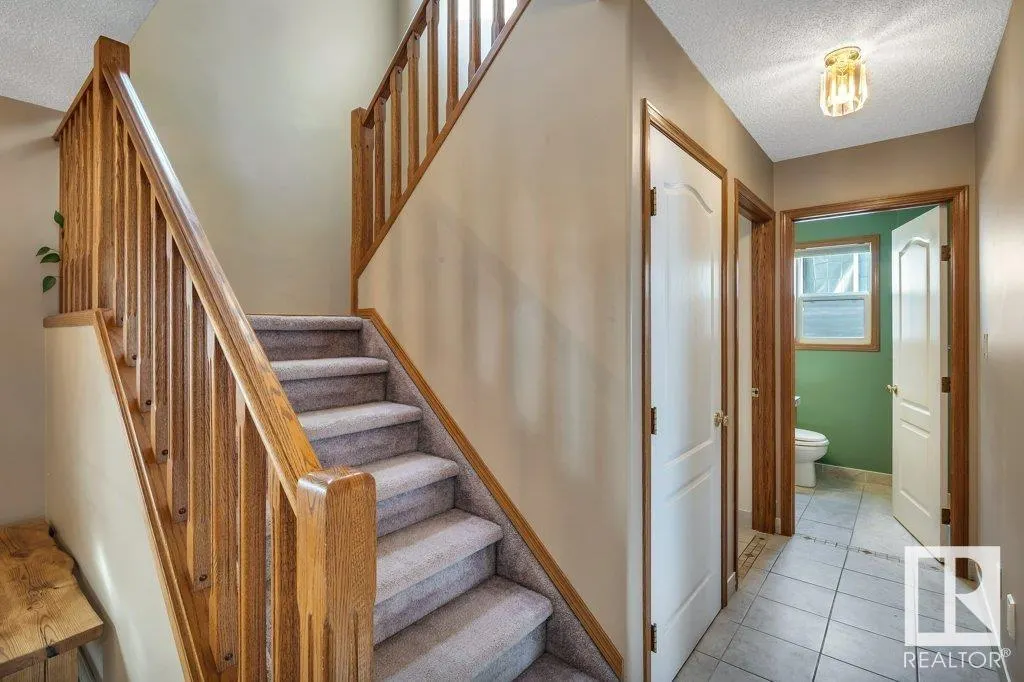 28 HAWTHORNE Crescent