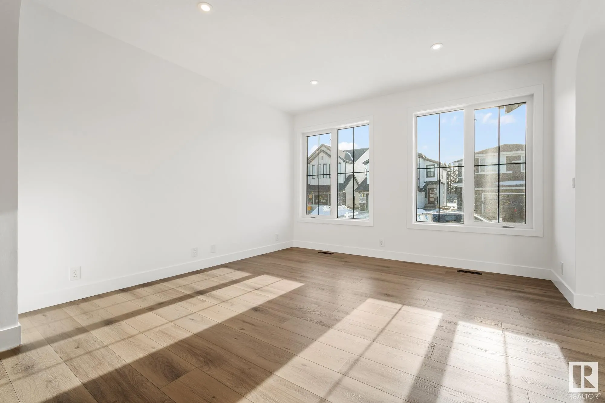 105 Newbury Ci