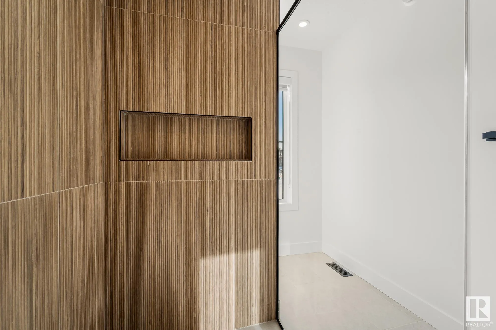 105 Newbury Ci