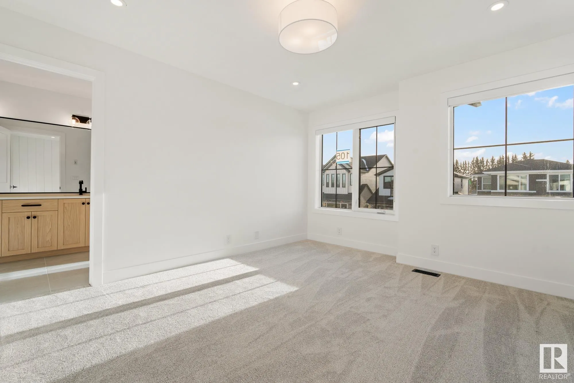 105 Newbury Ci