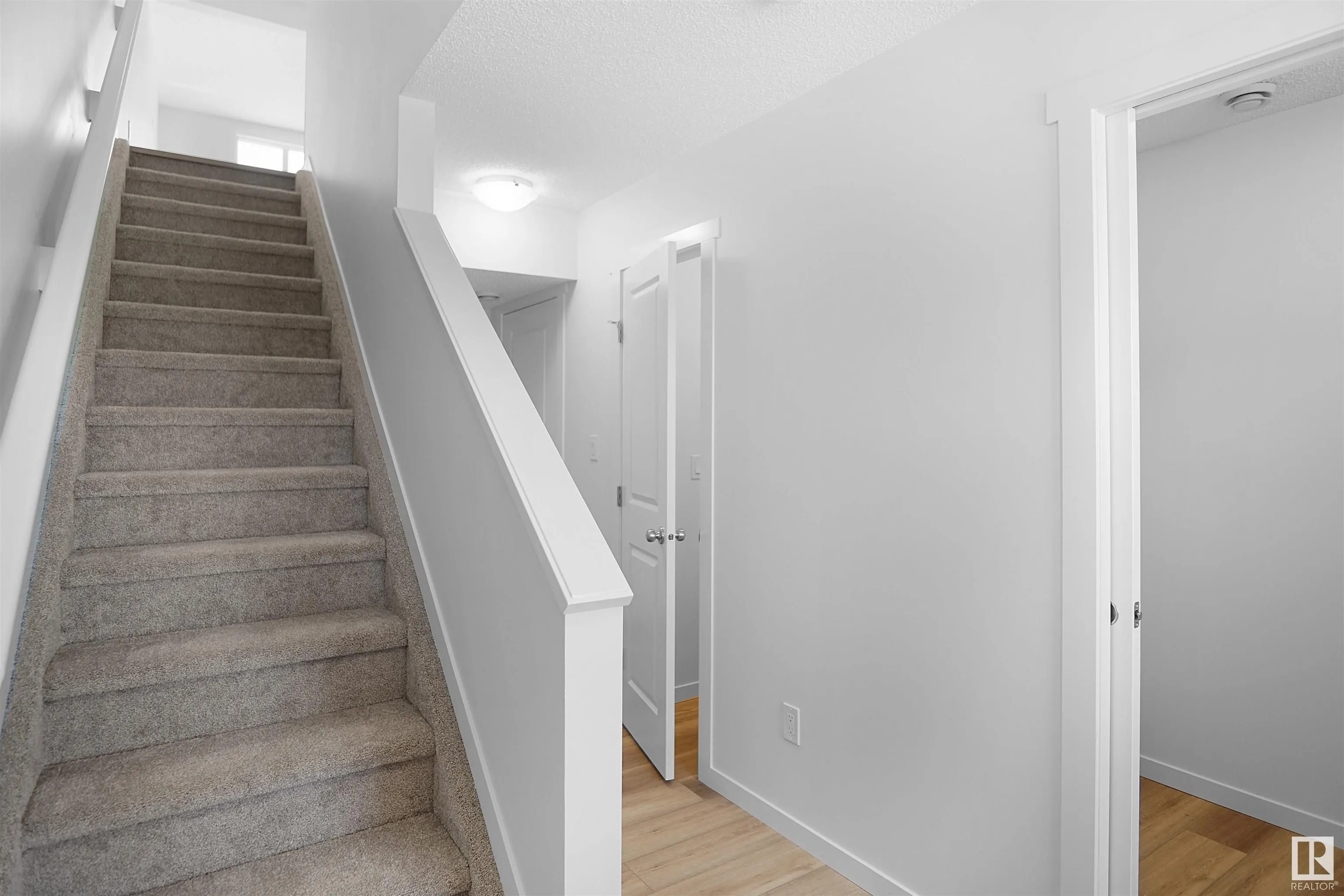 1025 Secord Promenade